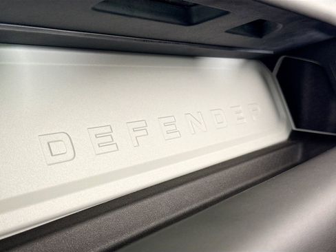 Used 2023 Land Rover Defender 110 SE AWD/4WD image 21