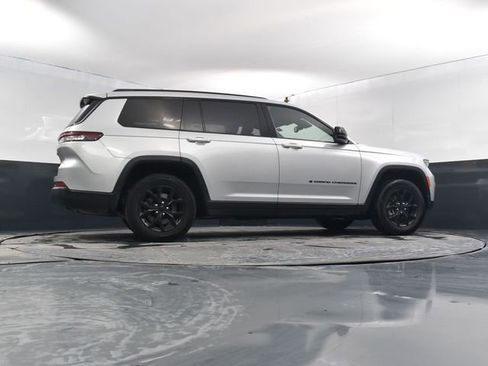 Used 2024 Jeep Grand Cherokee L Laredo image 58