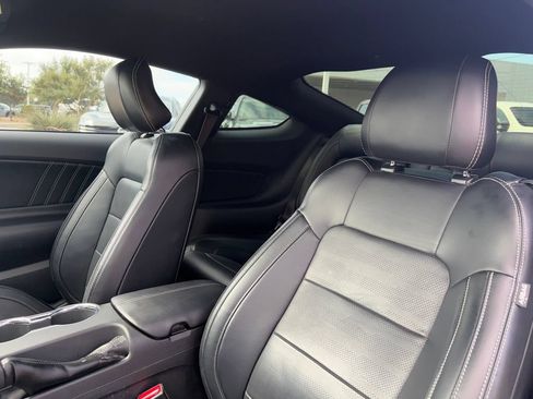 Used 2016 Ford Mustang Coupe RWD image 10
