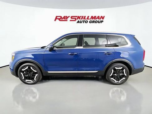 Used 2023 Kia Telluride S w/ S Sunroof Package image 4