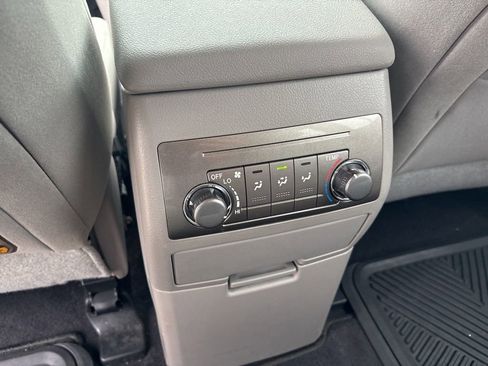 Used 2011 Toyota Highlander 4WD w/ Tech Pkg image 20