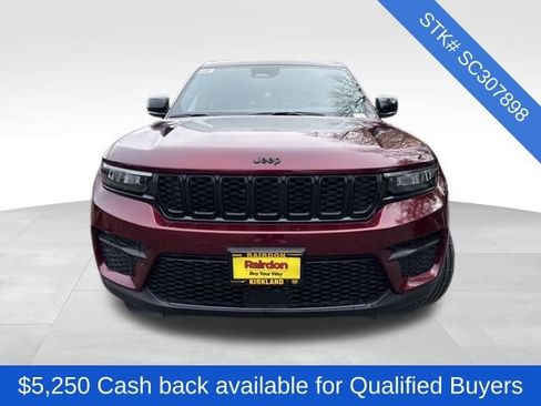 New 2025 Jeep Grand Cherokee Altitude image 2