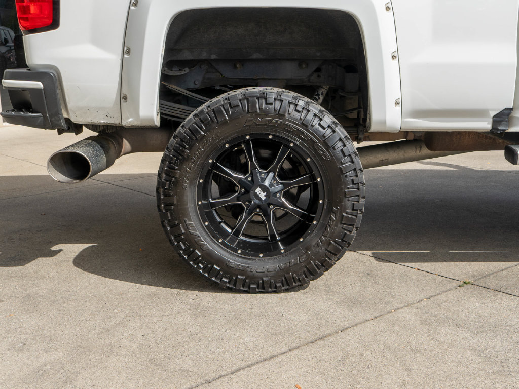 Used 2017 Chevrolet Silverado 3500 High Country AWD/4WD image 35