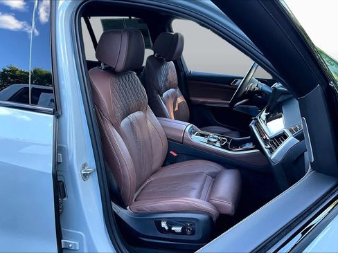 Used 2025 BMW X5 M60i AWD/4WD image 8