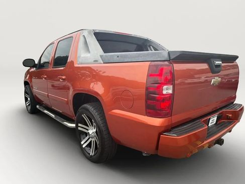 Used 2007 Chevrolet Avalanche LTZ w/ LTZ Preferred Equipment Group RWD image 4