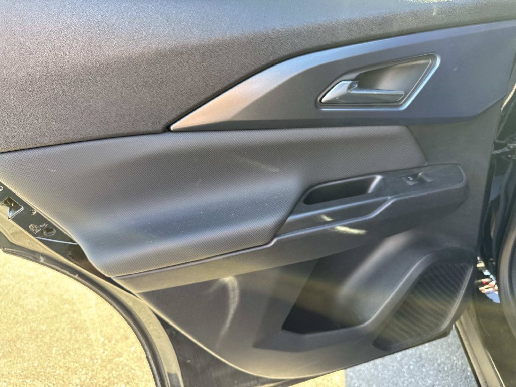 Used 2024 Chevrolet Equinox EV LT FWD image 11