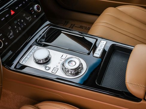 Used 2025 Genesis G80 2.5T image 20