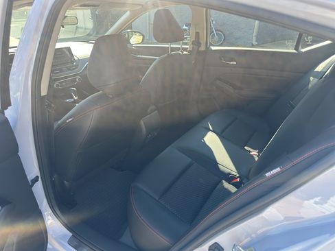 New 2025 Nissan Altima 2.5 SR image 13