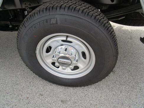 New 2025 Ford F250 XL w/ FX4 Off-Road Package image 10