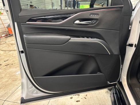 Used 2023 Cadillac Escalade Sport w/ LPO, ONYX Package AWD/4WD image 9