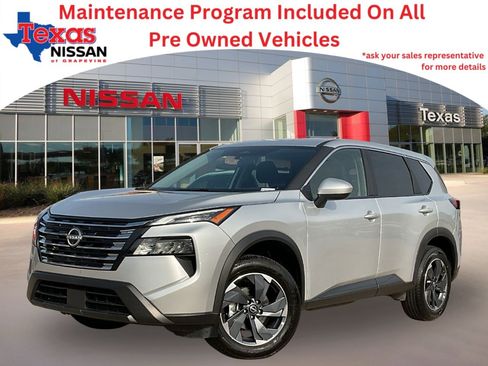 Used 2025 Nissan Rogue SV image 1