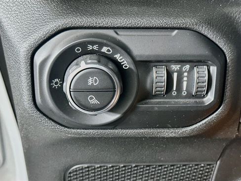 Used 2021 Jeep Gladiator Overland w/ Popular Equipment Package AWD/4WD image 16