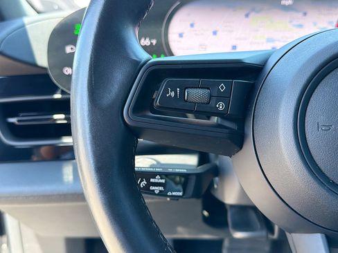 Used 2022 Porsche Taycan image 35