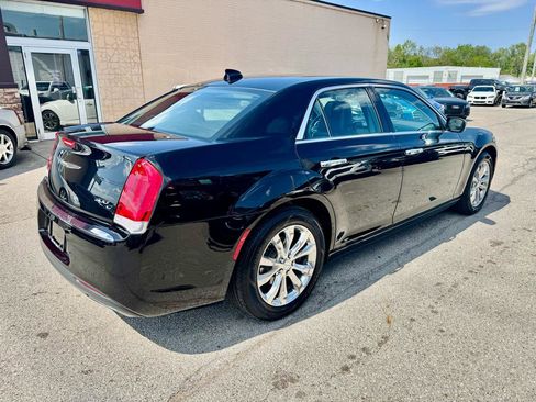 Used 2017 Chrysler 300 C w/ Safetytec Plus Group image 5