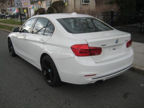 Used 2017 BMW 330i xDrive Sedan image 4
