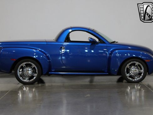 Used 2006 Chevrolet SSR w/ Preferred Equipment Group image 17