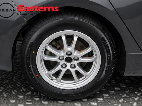 Used 2021 Toyota Prius Prime LE image 28