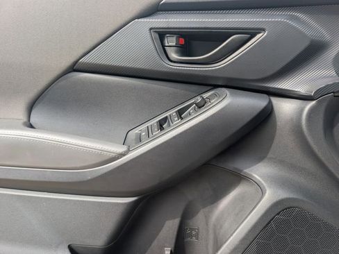 Used 2025 Subaru Crosstrek 2.0i Premium image 20