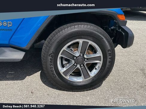 Used 2022 Jeep Wrangler Unlimited Sahara w/ LED Lighting Group AWD/4WD image 9