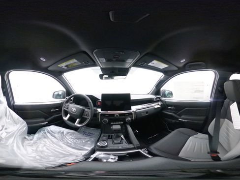 Certified 2025 Toyota Tacoma TRD Off-Road image 33