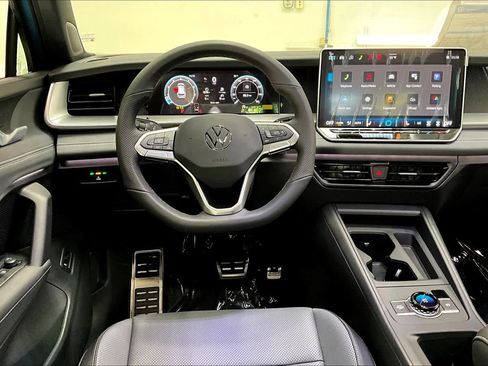 New 2026 Volkswagen Tiguan SE R-Line image 15