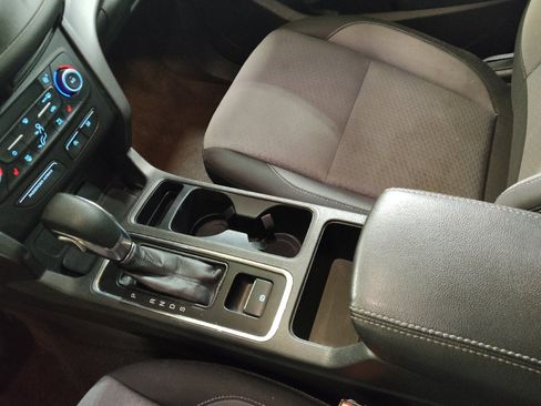 Used 2018 Ford Escape SE FWD image 26