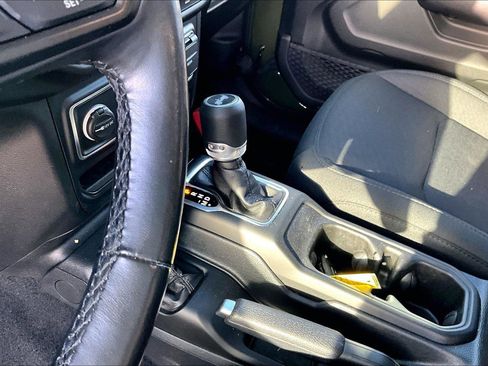 Used 2021 Jeep Wrangler Unlimited Willys image 12