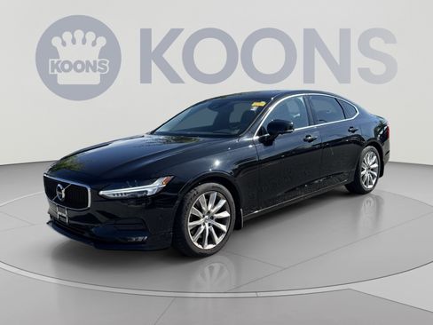 Used 2017 Volvo S90 T6 Momentum w/ Vision Package AWD/4WD image 1