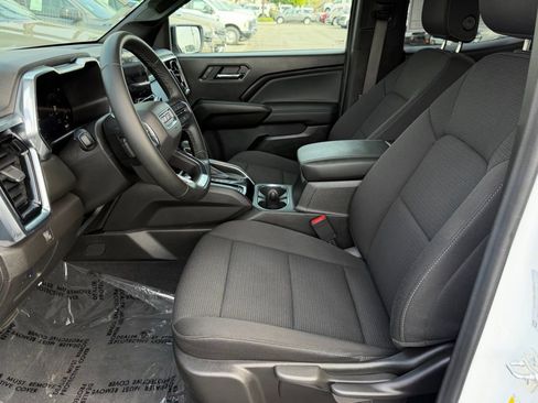 Used 2025 GMC Canyon Elevation image 16