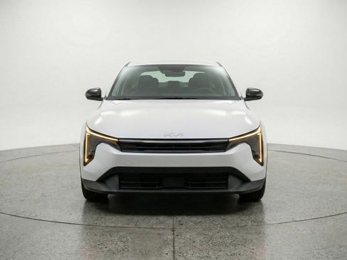 Used 2025 Kia K4 FWD image 2