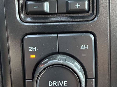 Used 2024 Ford F350 Lariat w/ Sport Appearance Package AWD/4WD image 30