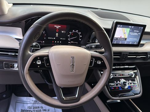 Used 2022 Lincoln Corsair FWD w/ Premium Package image 12