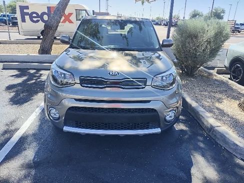 Used 2018 Kia Soul + FWD image 15