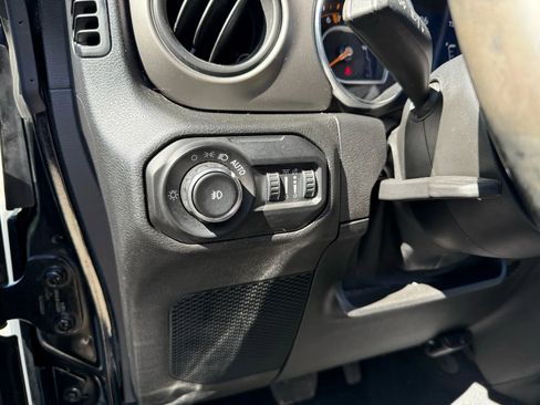 Used 2021 Jeep Wrangler Unlimited Sport image 19