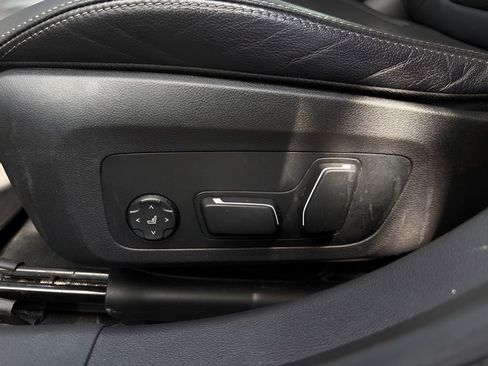 Used 2025 BMW 330i Sedan RWD image 11