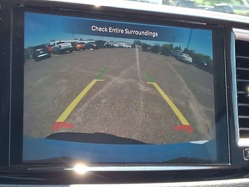 Used 2023 Chrysler Pacifica Touring-L FWD image 25