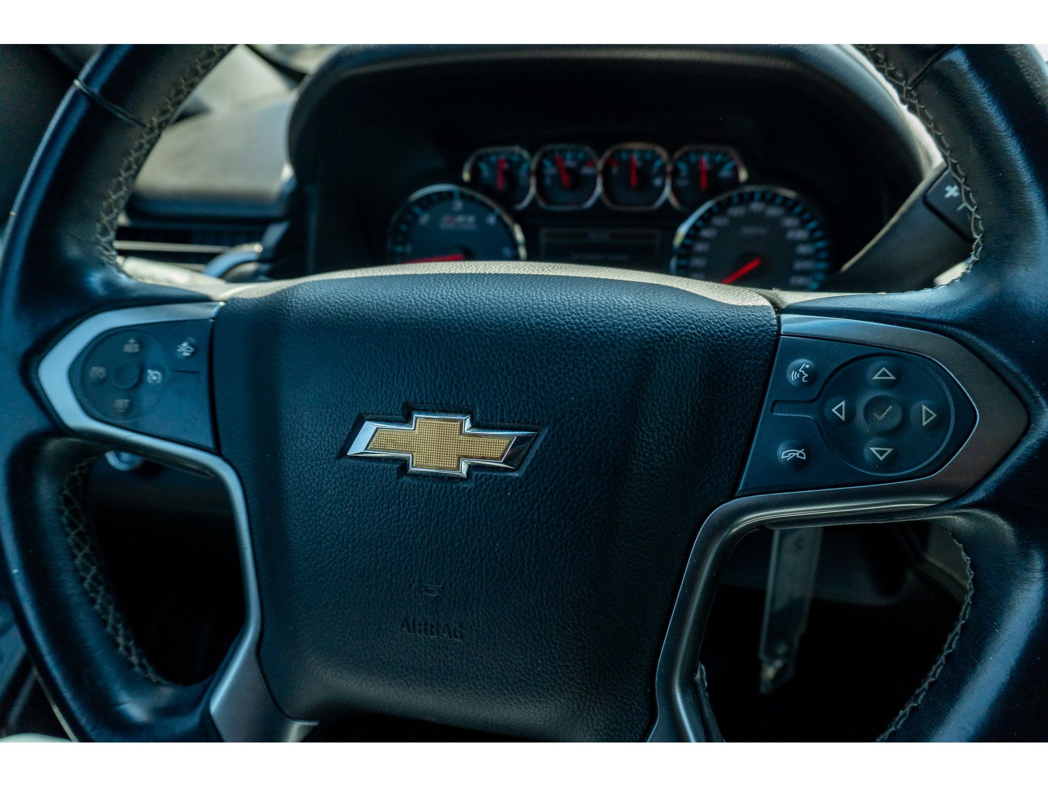 Used 2019 Chevrolet Tahoe LT w/ Z71 Midnight Edition AWD/4WD image 29