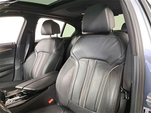 Used 2021 BMW M550i xDrive image 19