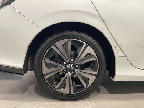 Used 2018 Honda Civic EX image 9