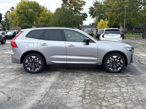 New 2026 Volvo XC60 B5 Plus w/ Climate Package image 4
