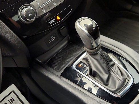 Used 2020 Nissan Rogue Sport S AWD/4WD image 16