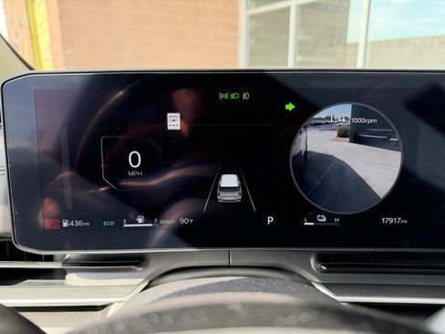 Used 2025 Kia Carnival SX w/ SX Dark Edition Package FWD image 18
