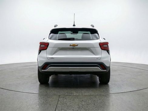 Used 2025 Chevrolet Trax LT w/ LT Convenience Package image 7
