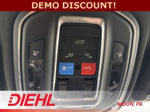 New 2025 Jeep Grand Cherokee Laredo X w/ Luxury Tech Group I image 32