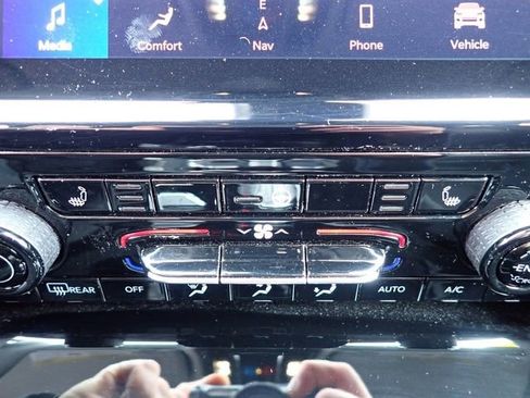 Certified 2023 Jeep Grand Cherokee Limited AWD/4WD image 22