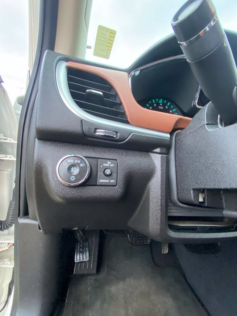 Used 2015 Chevrolet Traverse LTZ AWD/4WD image 13