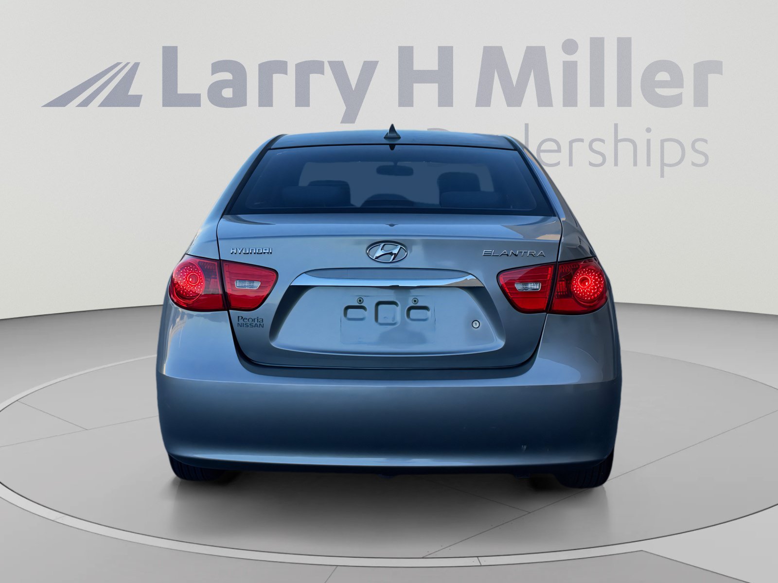 Used 2010 Hyundai Elantra GLS FWD image 4
