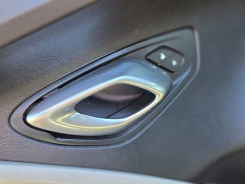 Used 2020 Chevrolet Camaro LT image 18
