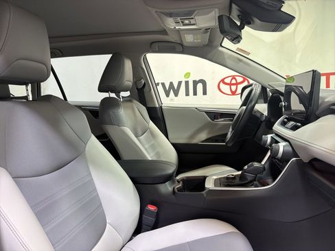 Used 2023 Toyota RAV4 Limited image 12