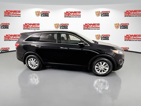 Used 2018 Kia Sorento FWD image 15